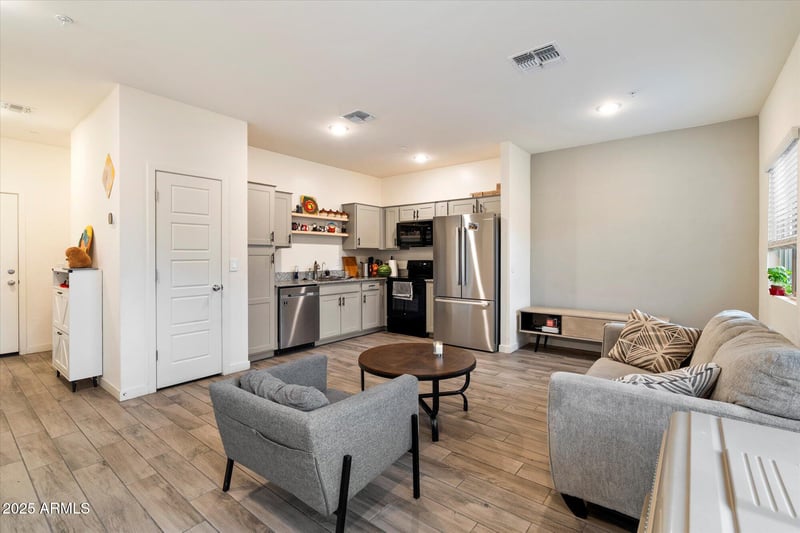 2259 Harmont Dr, Phoenix, AZ 85021