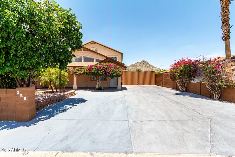 226 Carol Ave, Phoenix, AZ 85020