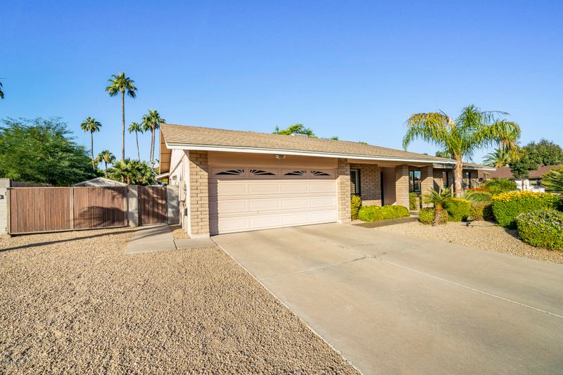 226 W Betty Elyse Ln, Phoenix, AZ 85023