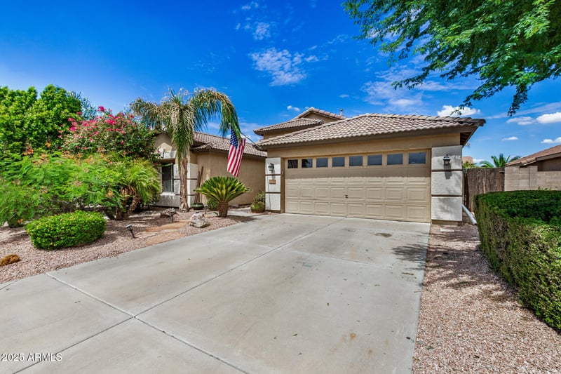 2260 Mineral Butte Dr, San Tan Valley, AZ 85144