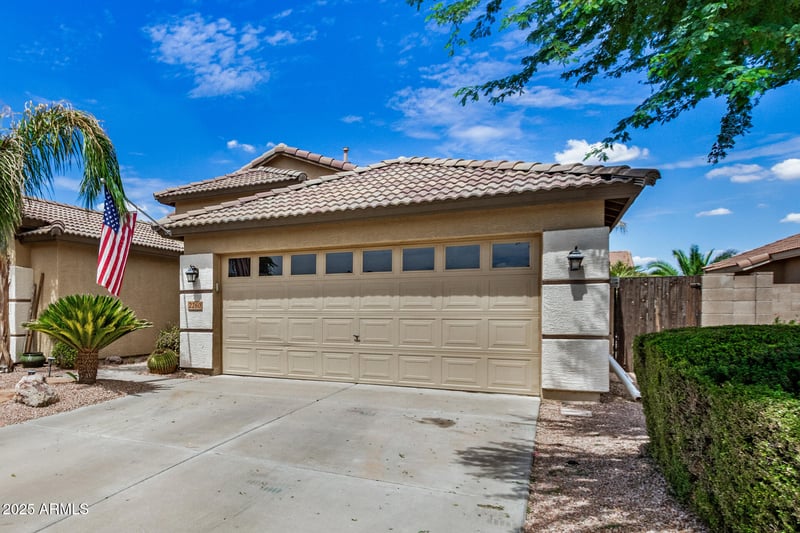 2260 Mineral Butte Dr, San Tan Valley, AZ 85144