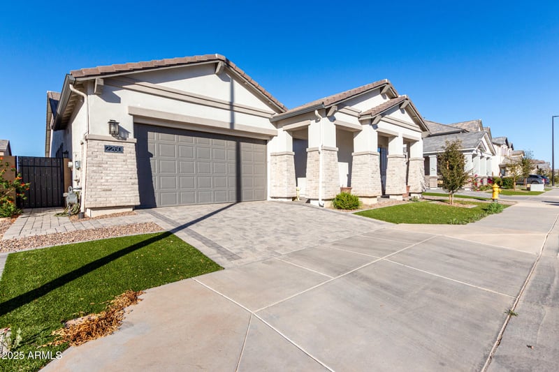 2260 Warbler Rd, Gilbert, AZ 85297