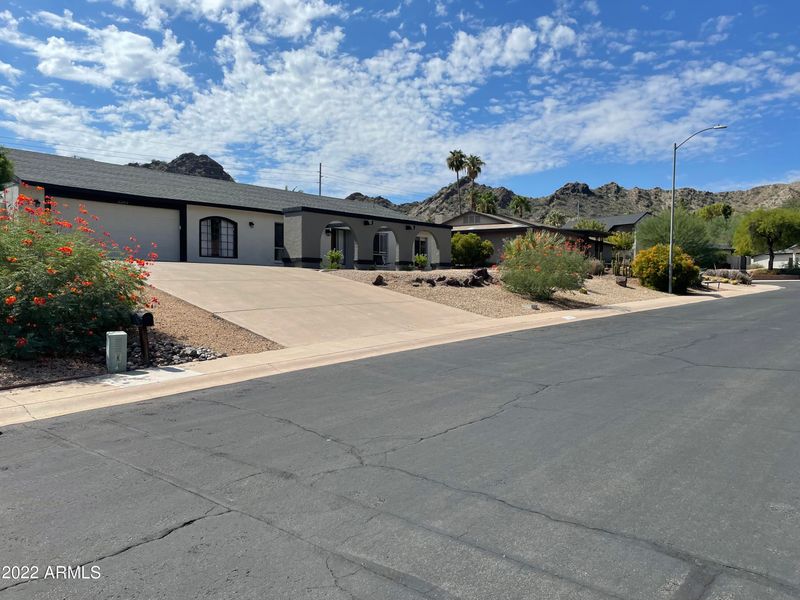2265 E Becker Ln, Phoenix, AZ 85028