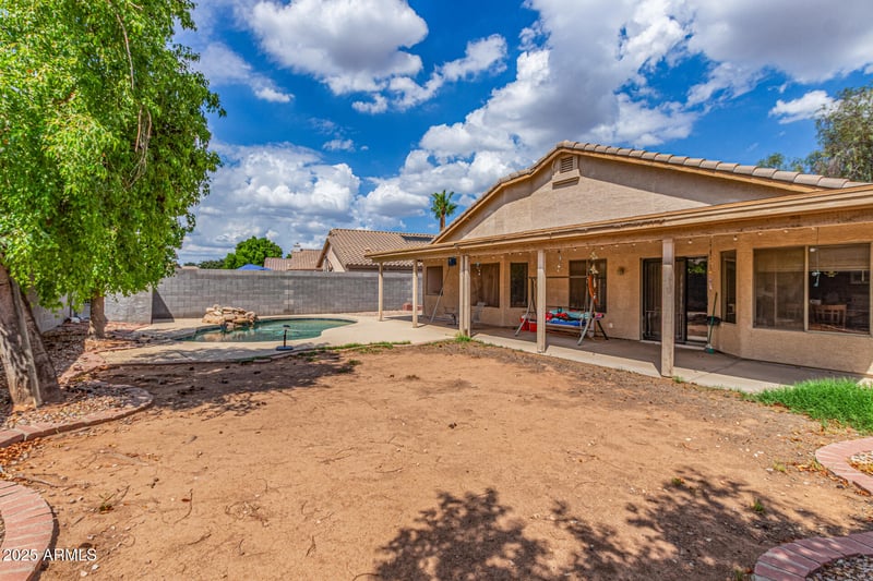 2265 Manor Dr, Gilbert, AZ 85296