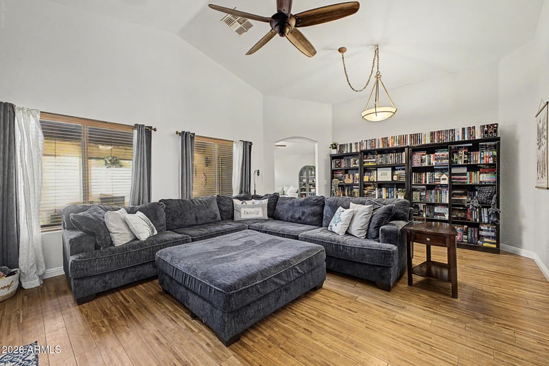 2265 Sunshine Butte Dr, San Tan Valley, AZ 85144