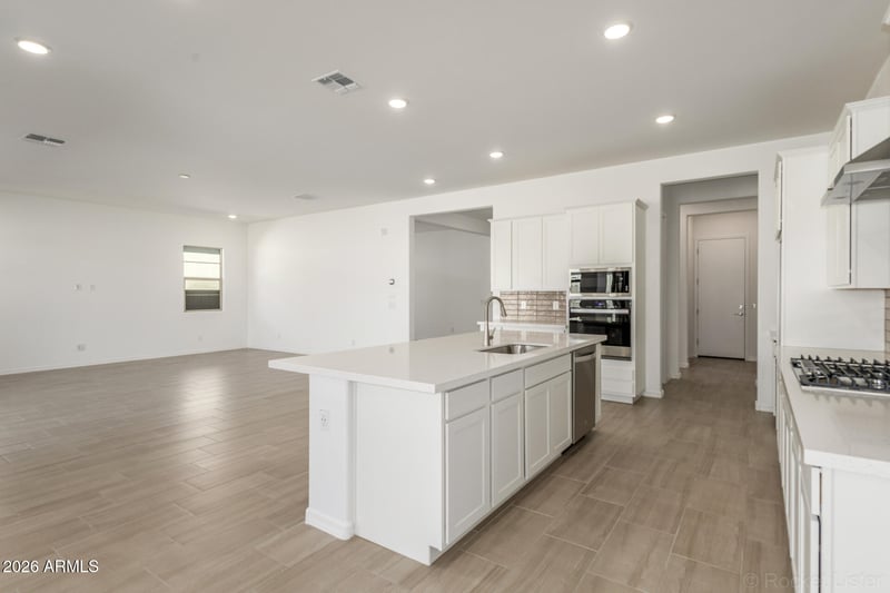 22658 Diana Way, Queen Creek, AZ 85142