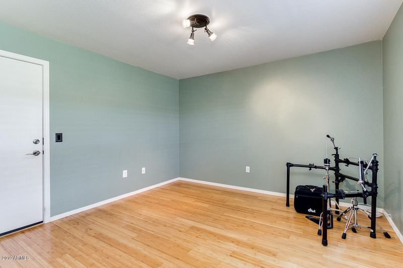 2269 E Huntington Dr, Phoenix, AZ 85040