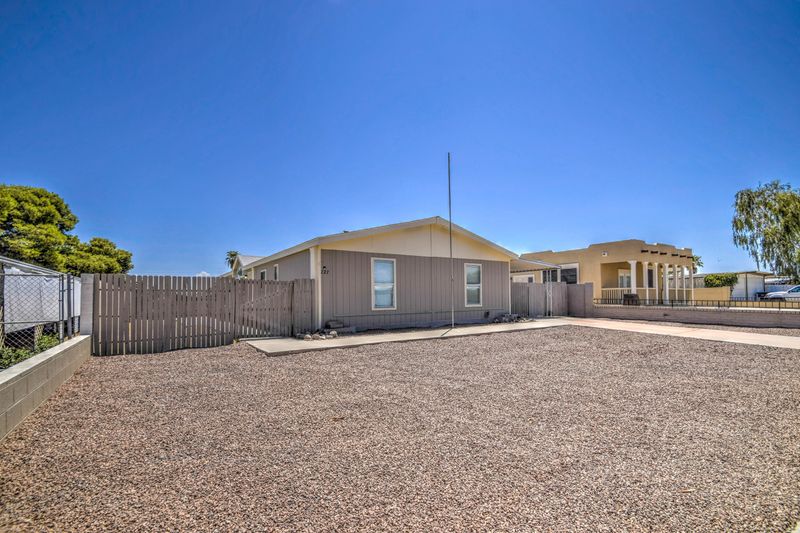 227 E Michelle Dr, Phoenix, AZ 85022