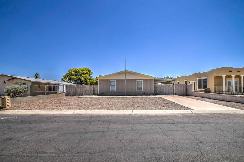 227 E Michelle Dr, Phoenix, AZ 85022