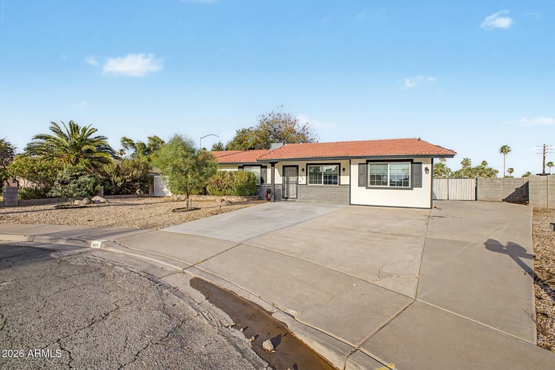 227 Winthrop Cir, Mesa, AZ 85213