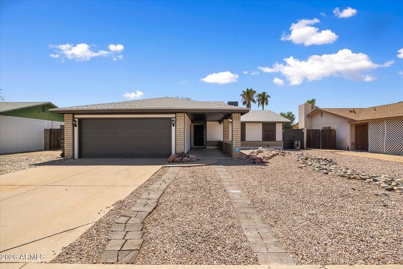 227 W Taro Ln, Phoenix, AZ 85027