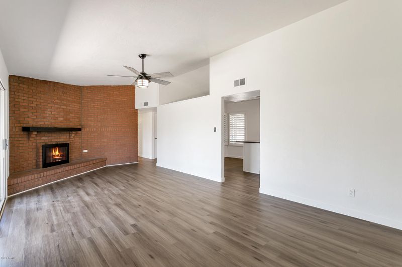 227 W Topeka Dr, Phoenix, AZ 85027