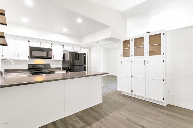 227 W Topeka Dr, Phoenix, AZ 85027
