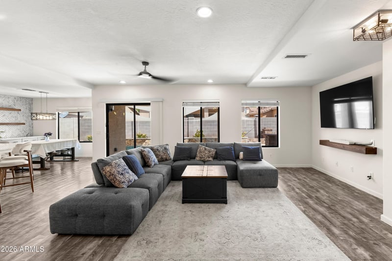 2272 E Cochise Ave, Apache Junction, AZ 85119