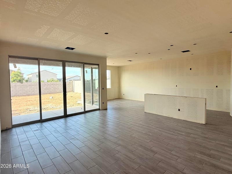 2272 Galloping Horse Dr, San Tan Valley, AZ 85140