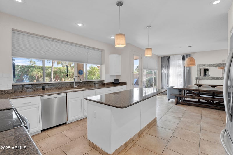 22727 73rd Dr, Glendale, AZ 85310