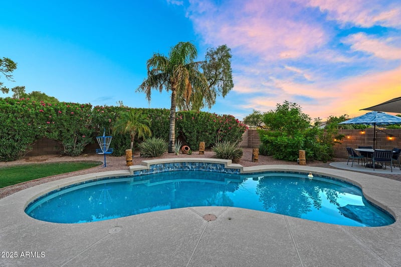 22727 73rd Dr, Glendale, AZ 85310