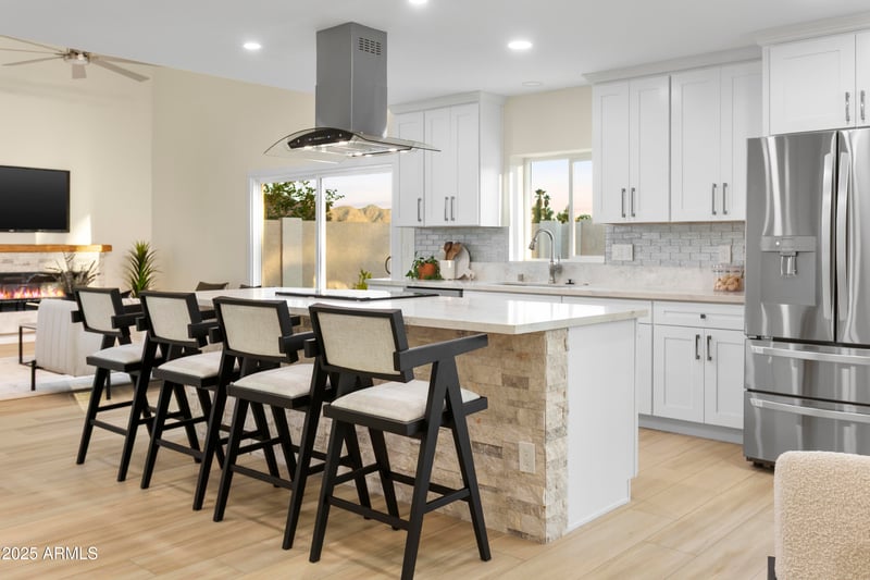 2273 Clinton St, Phoenix, AZ 85028