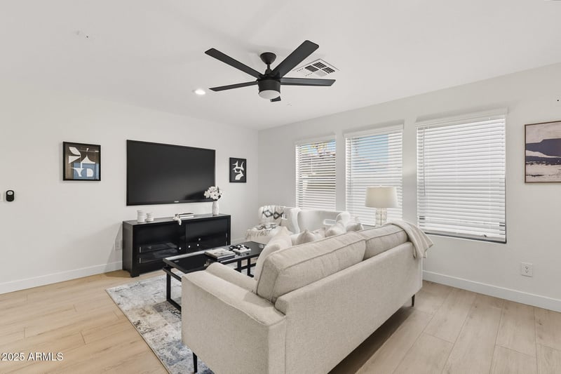 2275 Hazeltine Way, Chandler, AZ 85249