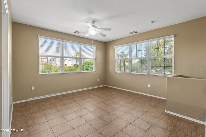 2277 Huntington Dr, Phoenix, AZ 85040