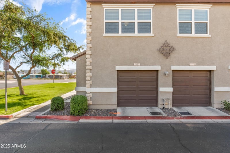 2277 Huntington Dr, Phoenix, AZ 85040