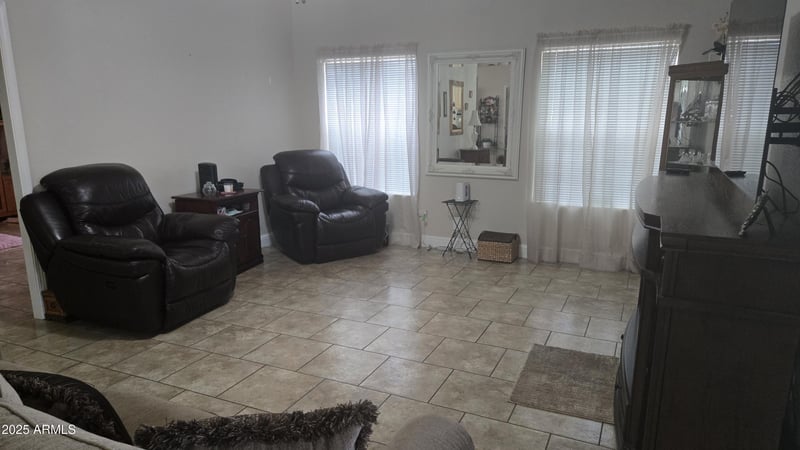228 72nd Cir, Mesa, AZ 85208