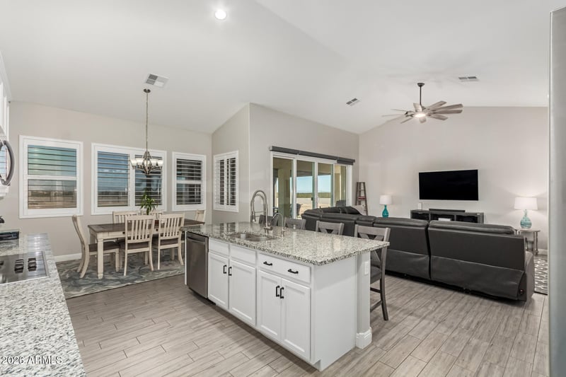 228 W Weld St, San Tan Valley, AZ 85143