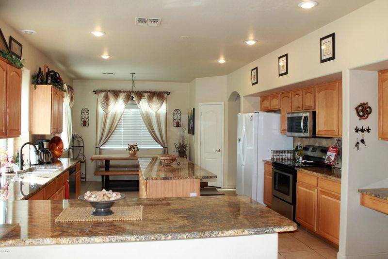 22817 N Romo Loop, Phoenix, AZ 85027