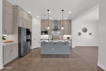 2282 E Tomahawk Dr, Gilbert, AZ 85298