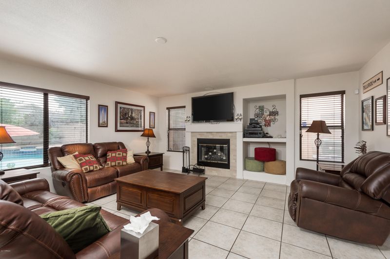 22828 N 21st St, Phoenix, AZ 85024