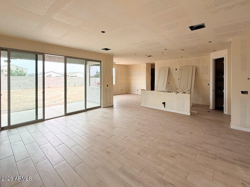2288 Galloping Horse Dr, San Tan Valley, AZ 85140