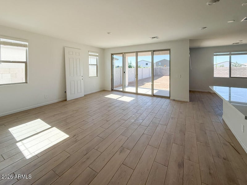 2288 Galloping Horse Dr, San Tan Valley, AZ 85140