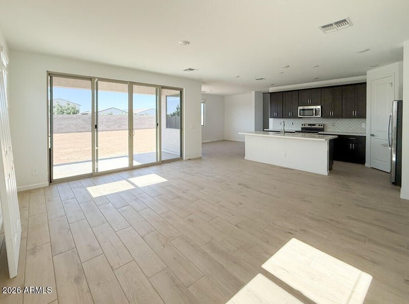 2288 Galloping Horse Dr, San Tan Valley, AZ 85140