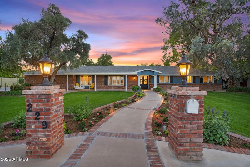 229 Berridge Ln, Phoenix, AZ 85013