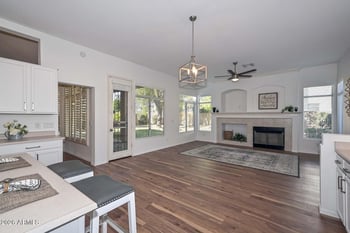 22920 73rd Dr, Glendale, AZ 85310