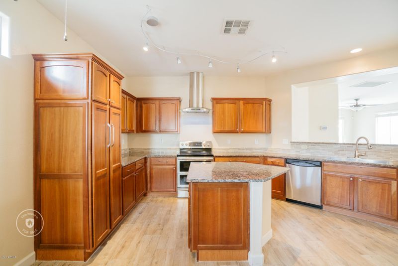 22934 W Desert Bloom St, Buckeye, AZ 85326