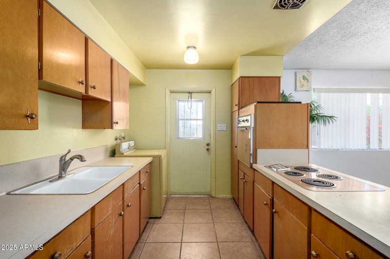 230 Fairmont Dr, Tempe, AZ 85282