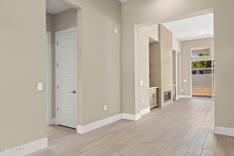 230 W Frier Dr, Phoenix, AZ 85021