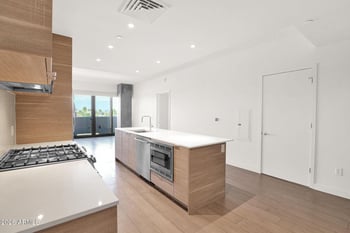 2300 Campbell Ave #416, Phoenix, AZ 85016