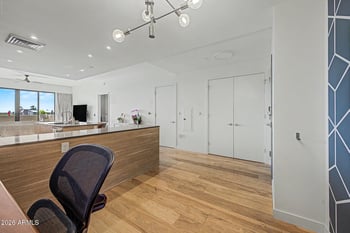 2300 Campbell Ave #406, Phoenix, AZ 85016