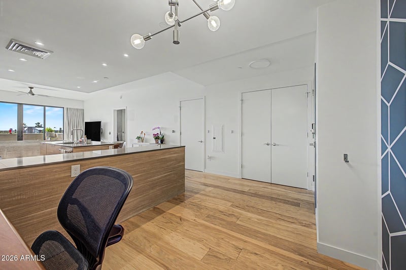 2300 E Campbell Ave #406, Phoenix, AZ 85016