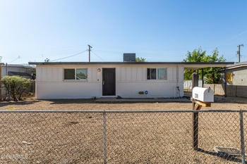 2301 Lynne Ln, Phoenix, AZ 85042