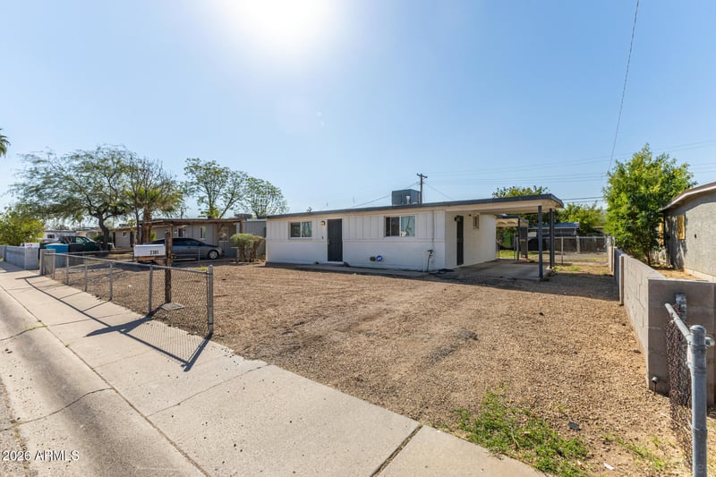 2301 Lynne Ln, Phoenix, AZ 85042