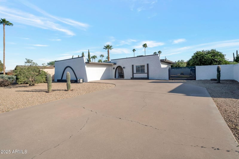 2301 Enrose St, Mesa, AZ 85213