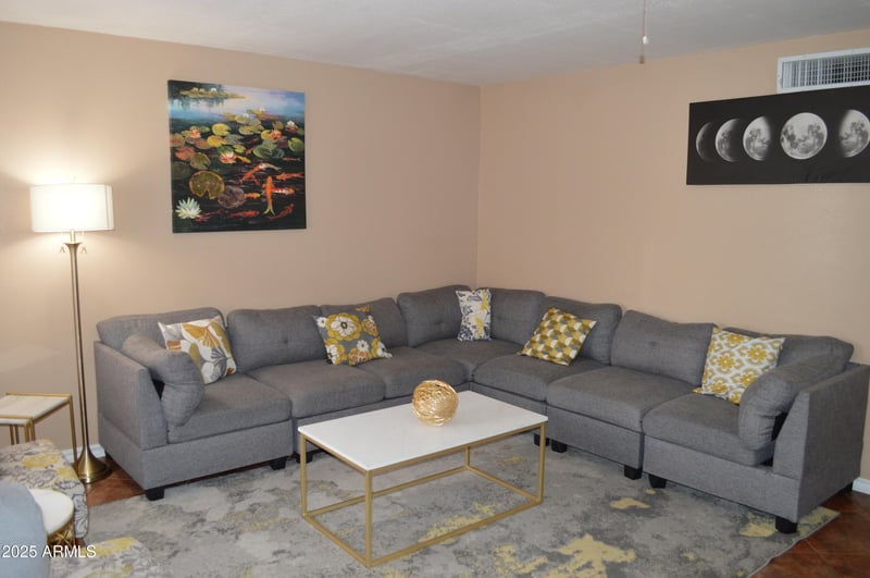 2301 Ocotillo Rd, Phoenix, AZ 85015