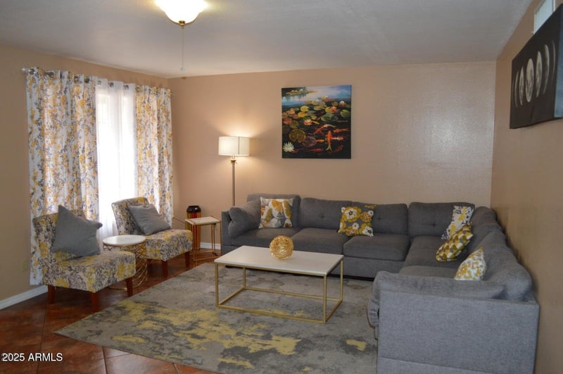2301 Ocotillo Rd, Phoenix, AZ 85015
