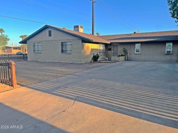 2301 W Ocotillo Rd, Phoenix, AZ 85015