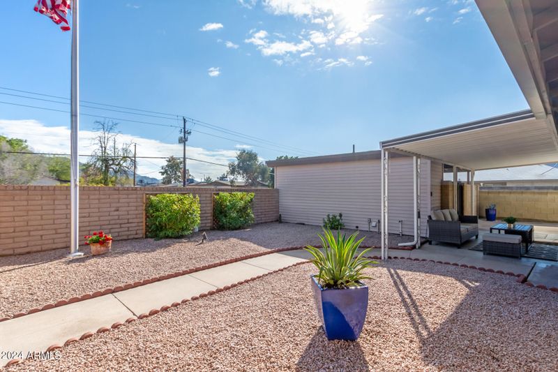 2301 W Paradise Dr, Phoenix, AZ 85029