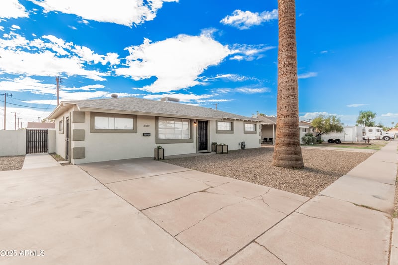 2302 39th Ln, Phoenix, AZ 85009
