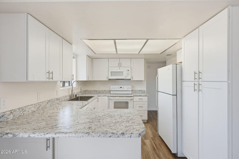 2302 E Nisbet Rd, Phoenix, AZ 85022